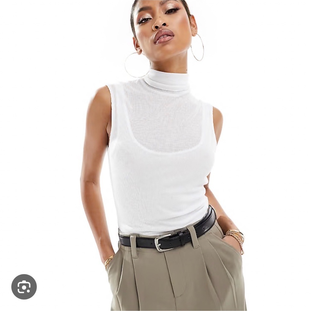 Abercrombie & Fitch White Sleeveless Tank Top
